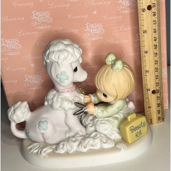 Vintage Precious Moments Porcelain Figurine "Loving, Caring And Shearing" - Picture 8 of 9